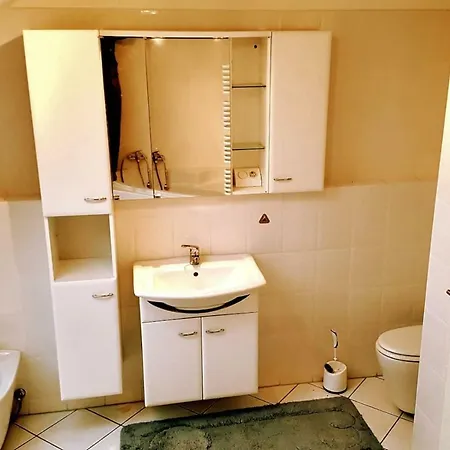 Fw Budueren Mit Oeffentlichem Wasserzugang *